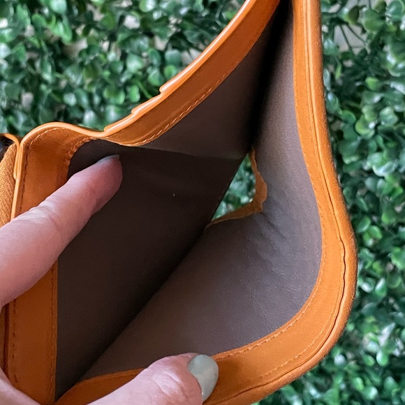 Bottega Veneta Zippy Compact Wallet - Picture 7 of 12